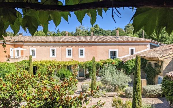 Maison à vendre    21 pièces •  Uzès