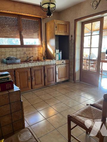 Maison à Vendre à Coutras (33230) en Gironde (33), sur un terrain de 974 m², maison de plain pi...