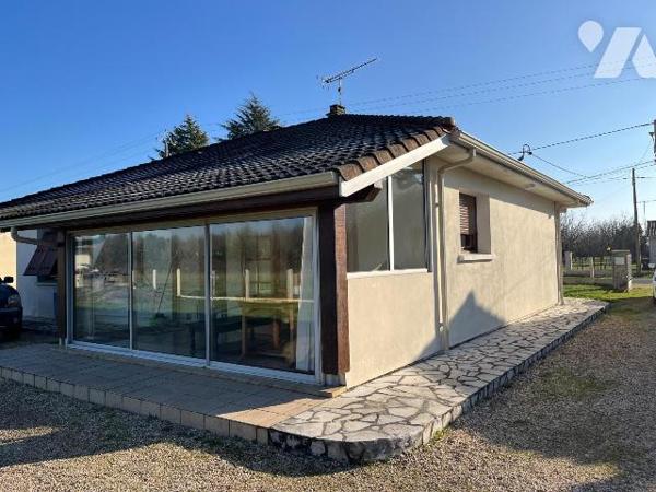 Maison à Vendre à Coutras (33230) en Gironde (33), sur un terrain de 974 m², maison de plain pi...