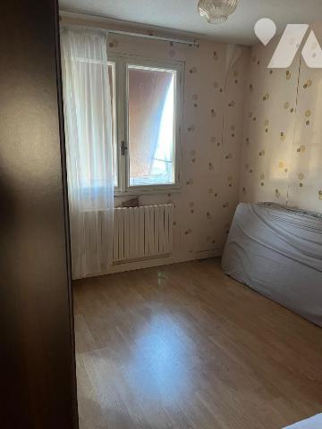 Maison à Vendre à Coutras (33230) en Gironde (33), sur un terrain de 974 m², maison de plain pi...