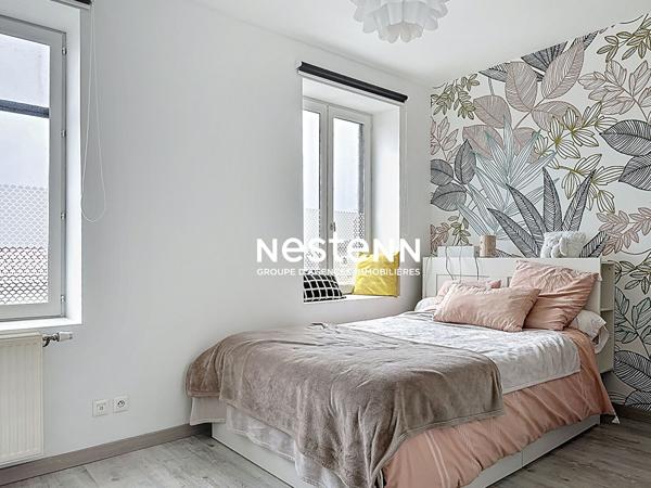 SAINT-MAURICE-DE-BEYNOST MAISON DE VILLE FAMILIALE RÉNOVÉE 4 CHAMBRES AVEC TERRASSE ET STATIONNEMENTS