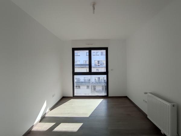 L'ADRESSE VOUS PROPOSE UN APPARTEMENT DE TYPE TROIS PIÈCES DE 67 MÈTRES CARREZ DANS UNE RÉSIDENCE SECURISE, AVEC ASCENSEUR ET BALCON.