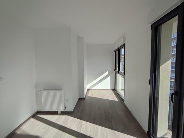 L'ADRESSE VOUS PROPOSE UN APPARTEMENT DE TYPE TROIS PIÈCES DE 67 MÈTRES CARREZ DANS UNE RÉSIDENCE SECURISE, AVEC ASCENSEUR ET BALCON.