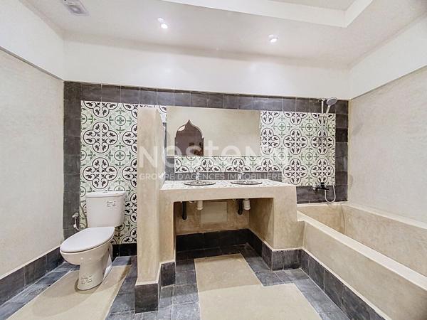 A vendre Superbe Riad Titré Rénové de 4 chambres avec bassin a Bab Aghmat, Marrakech
