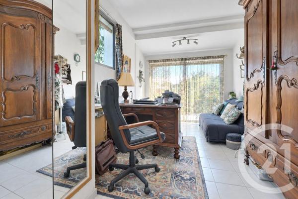 Maison à vendre  7 pièces - 147 m 2   FREJUS  - 83