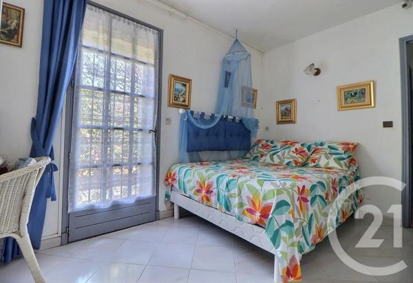 Maison à vendre  7 pièces - 147 m 2   FREJUS  - 83