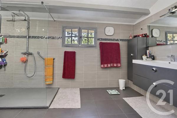 Maison à vendre  7 pièces - 147 m 2   FREJUS  - 83
