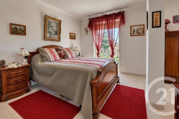 Maison à vendre  7 pièces - 147 m 2   FREJUS  - 83