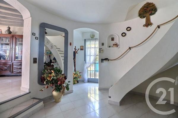 Maison à vendre  7 pièces - 147 m 2   FREJUS  - 83