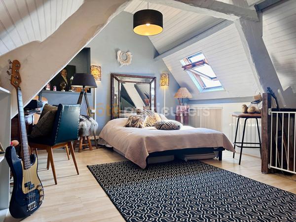 Vente
                Maison90 m² - 4 Pièces -
                    VALOGNES (50700)