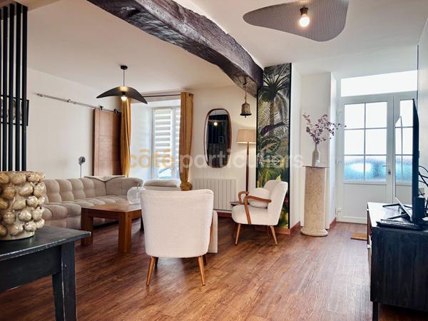 Vente
                Maison90 m² - 4 Pièces -
                    VALOGNES (50700)