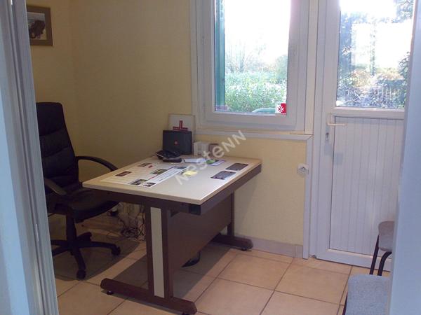 Ensemble Murs de Station service , Garage automobile et appartement