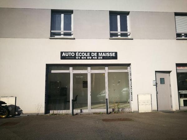 Local commercial Maisse 3 pièce(s) 85 m2