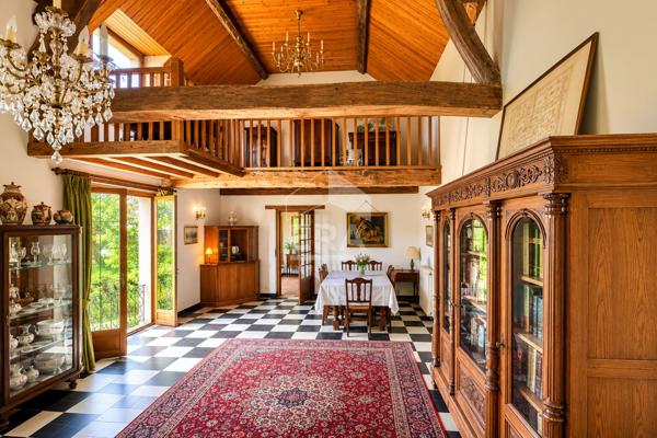 Villa à Saint Jean De Braye, 9 pièces, 6 chambres, surface 245 m2