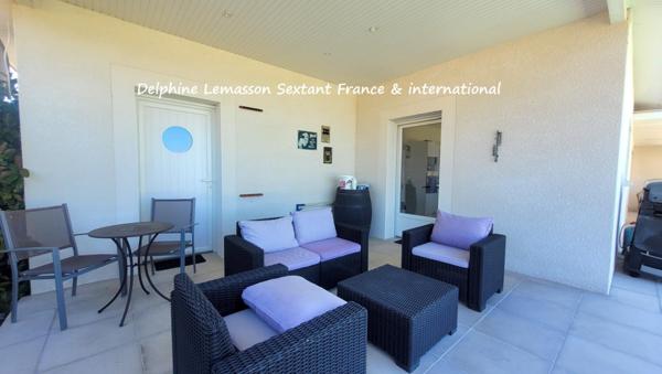 Magnifique vue, Maison contemporaine de plain pied avec piscine