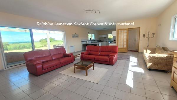 Magnifique vue, Maison contemporaine de plain pied avec piscine