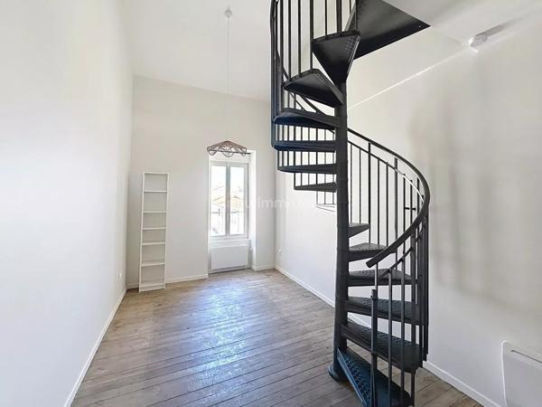 Location                                                      Appartement
                        
                     1 pièces                      25 m2                     à Roanne