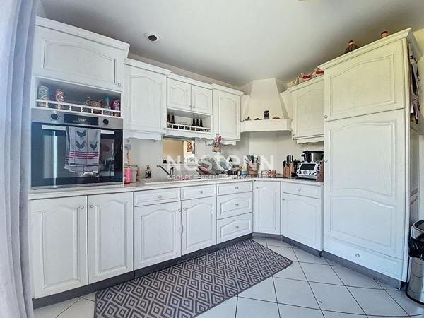 Maison Les Ponts-de-Cé - 104 m² - 4 chambres vie de plain-pied - jardin et sous-sol complet