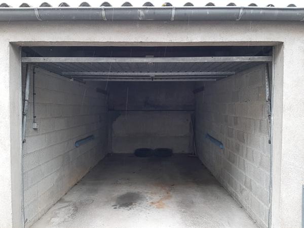 Bel appartement au rez de chaussée d'un résidence proche du centre ville de Bressuire