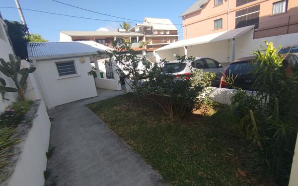 Appartement à louer    2 pièces •  Saint-Pierre