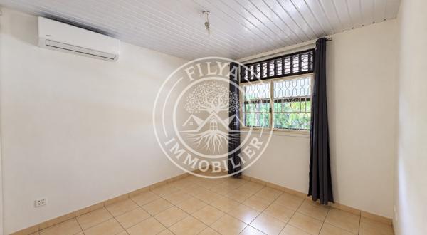 Maison ancienne à vendre, 4 pièces - MACOURIA 97355