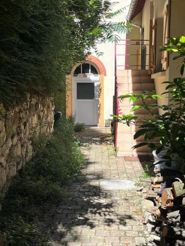 Meulan (78250) Charmant appartement séparable en deux dans un Cadre Verdoyant – Potentiel Locatif Élevé