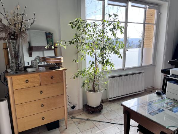 Meulan (78250) Charmant appartement séparable en deux dans un Cadre Verdoyant – Potentiel Locatif Élevé