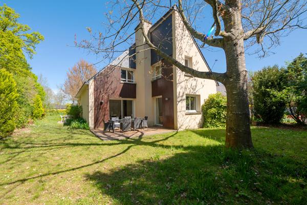Maison à vendre à Chavagne - 7 pièces, 144 m²