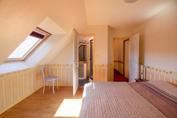Maison à vendre à Chavagne - 7 pièces, 144 m²