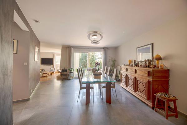 Maison à vendre à Chavagne - 7 pièces, 144 m²