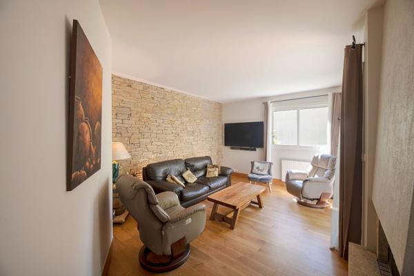 Maison à vendre à Chavagne - 7 pièces, 144 m²