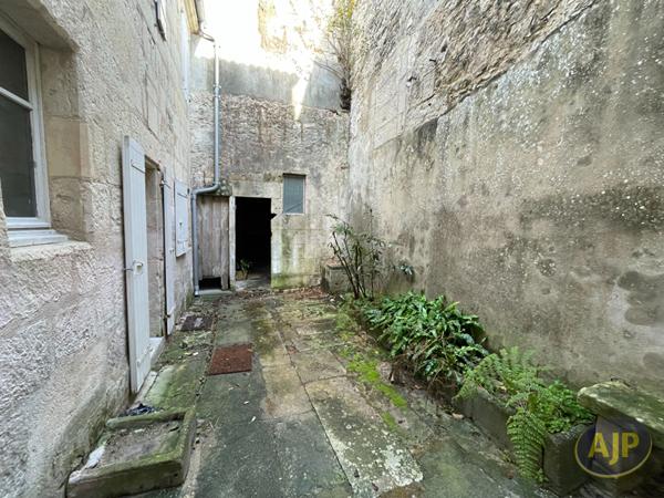 Vente appartement Saintes : 62 400 € - AJP Immobilier Saintes