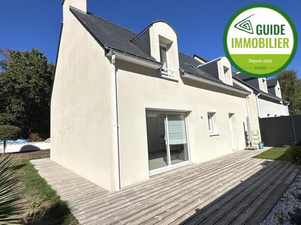 MAISON RECENTE AVEC TROIS CHAMBRES PROCHE DU CENTRE DE GUIDEL.