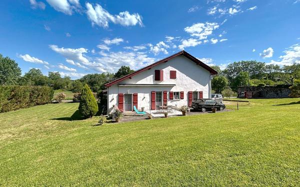 Maison à vendre    5 pièces • 181,57 m2 Briscous