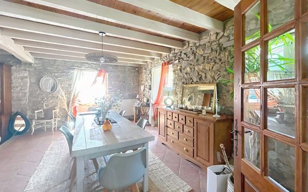 Maison à vendre    5 pièces • 181,57 m2 Briscous