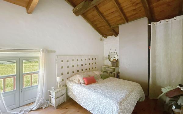 Maison à vendre    5 pièces • 181,57 m2 Briscous