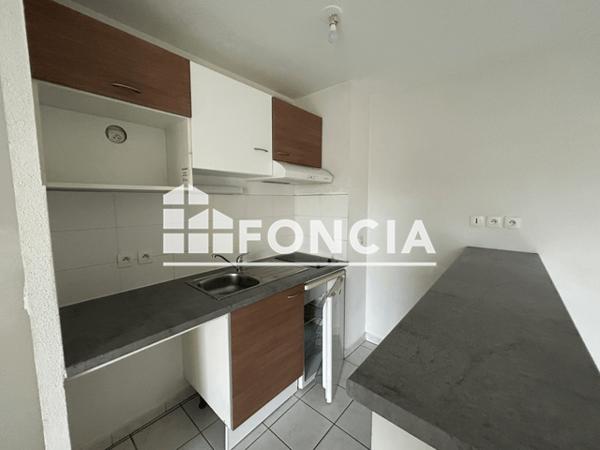 Location Appartement 2 pièces 40.71 m² - 54 RUE DE COQUARD Villeneuve Sur Lot 47300