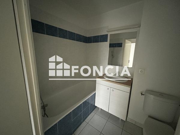 Location Appartement 2 pièces 40.71 m² - 54 RUE DE COQUARD Villeneuve Sur Lot 47300