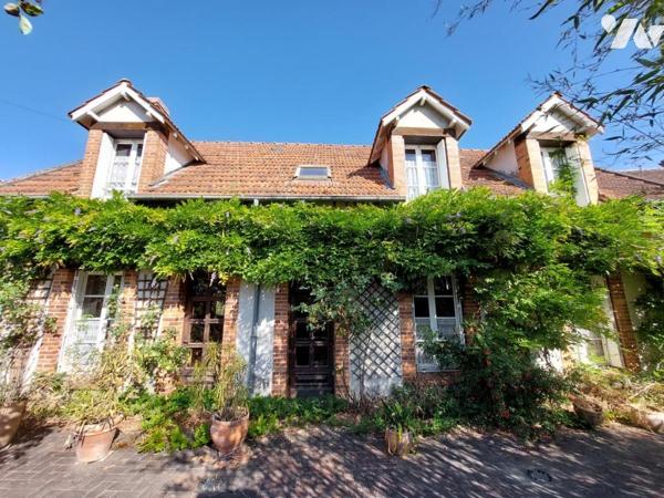 OLIVET - MAISON + MAISON D'AMIS + GARAGES + DEPENDANCE SUR TERRAIN DE 2612m²