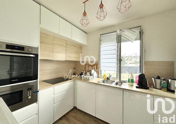 Pavillon 4 pièces de 82 m² à Montmirail (51210)