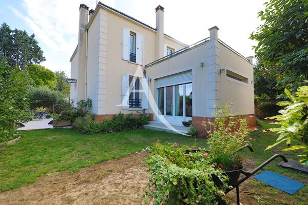 Maison Montesson - 7 pièce(s) - 140 m2