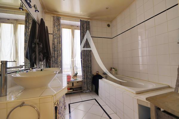 Maison Montesson - 7 pièce(s) - 140 m2