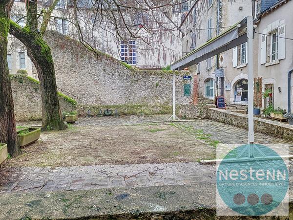 Restaurant traditionnel crêperie emplacement de charme en centre-ville