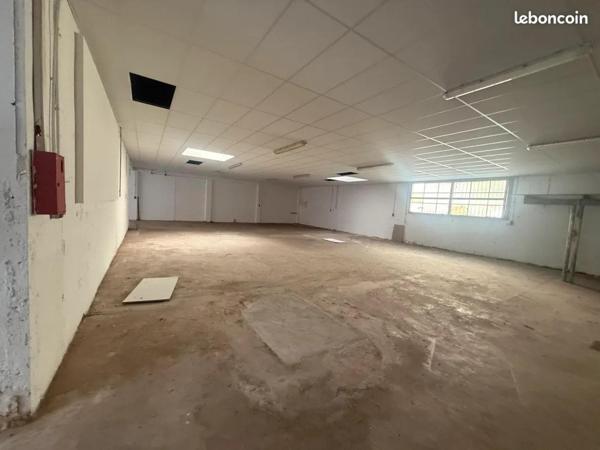 local d'activité 380 m2 pour stockage