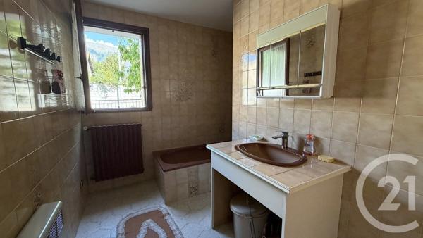Maison à vendre  5 pièces - 138,47 m 2   GAP  - 05