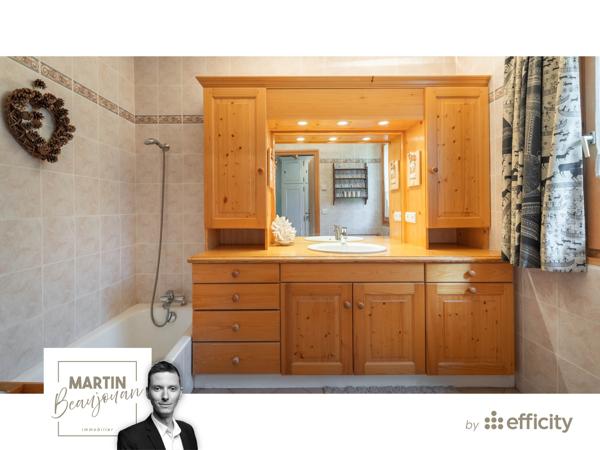 Maison
         3 pièces
        - 160 m² Bien prestige 1 850 000 € *