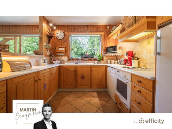 Maison
         3 pièces
        - 160 m² Bien prestige 1 850 000 € *