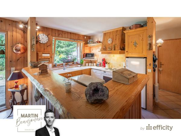 Maison
         3 pièces
        - 160 m² Bien prestige 1 850 000 € *