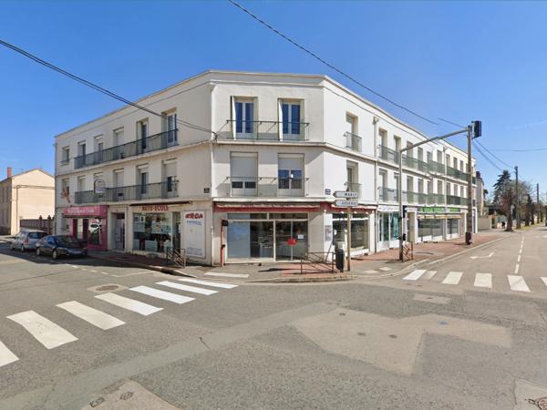 À VENDRE – PRESSING / BLANCHISSERIE – ROANNE CENTRE (42)