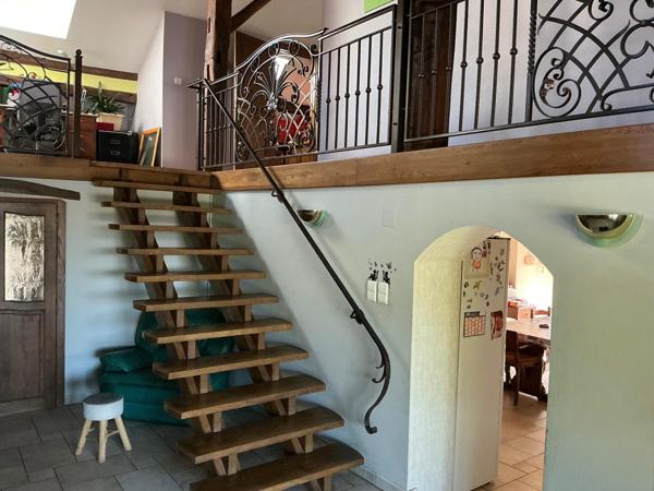 Maison 230m², 6 pièces,3 chambres,dépendances,7000m² de terrain.